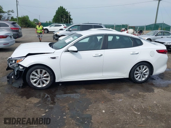 2018 Kia Optima S z VIN 5XXGT4L36JG233495, wystawiony jako IAAI lot #42284838 z przebiegiem 67 323 mil mil oraz . Historia ofert i sprzedaży dostępna na DreamBid. Obrazek 15.
