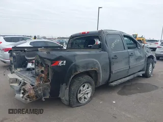 2010 GMC Sierra 1500 SLE z VIN 3GTRKVE38AG217942, wystawiony jako IAAI lot #41694936 z przebiegiem 115 167 mil mil oraz . Historia ofert i sprzedaży dostępna na DreamBid. Obrazek 4.