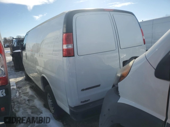 2022 Chevrolet Express Cargo z VIN 1GCWGAF72N1259915, wystawiony jako Copart lot #82166044 z przebiegiem Nie podano mil oraz Szkoda całkowita • Salvage title. Historia ofert i sprzedaży dostępna na DreamBid. Obrazek 2.