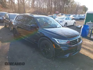 2022 Volkswagen Tiguan SE R-Line Black с VIN 3VV8B7AX2NM029751, выставлен на аукционе IAAI как лот 41597468 с пробегом 29 674 миль миль и . История ставок и продаж доступна на DreamBid. Изображение 1.