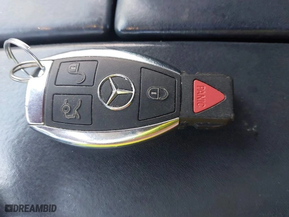 2013 Mercedes-Benz SL-Class SL 550 with VIN WDDJK7DA4DF020058, listed as a IAAI auction lot 41390103 with 78,685 mi miles. Bid and sale history available at carsss.com. Image 11.