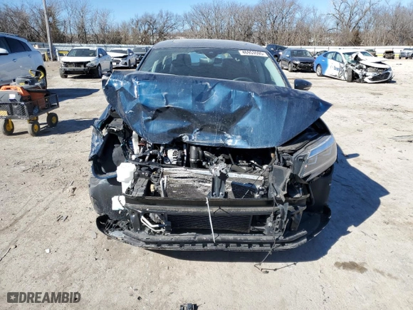 2022 Volkswagen Passat 2.0T SE with VIN 1VWSA7A33NC003744, listed as a Copart auction lot 46953595 with 32,599 mi miles and Salvage Title. Bid and sale history available at carsss.com. Image 5.