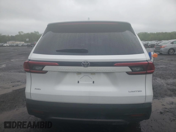 2024 Toyota Highlander XLE with VIN 5TDAAAB56RS056857, listed as a Copart auction lot 55140015 with 11,832 mi miles and Salvage title. Bid and sale history available at DreamBid. Image 6.