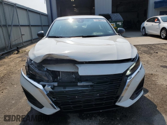 2025 Nissan Altima SV z VIN 1N4BL4DVXSN312223, wystawiony jako Copart lot #60617385 z przebiegiem 16 403 mil mil oraz Czysty tytuł • Clean title. Historia ofert i sprzedaży dostępna na DreamBid. Obrazek 5.