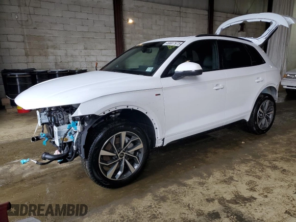 2024 Audi Q5 S line Premium with VIN WA1GAAFY9R2116288, listed as a Copart auction lot 49807975 with 1,126 mi miles and Salvage Title. Bid and sale history available at carsss.com. Image 1.