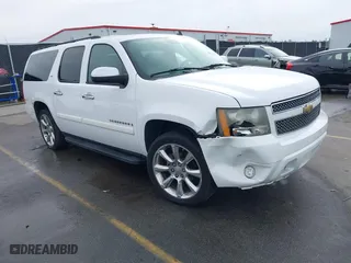 2008 Chevrolet Suburban LTZ with VIN 1GNFC16018R143195, listed as a IAAI auction lot 41577367 with 223,506 mi miles. Bid and sale history available at carsss.com. Image 1.