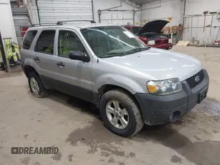 2006 Ford Escape XLT with VIN 1FMYU931X6KD24033, listed as a IAAI auction lot 42076217 with 0 mi miles. Bid and sale history available at carsss.com. Image 1.