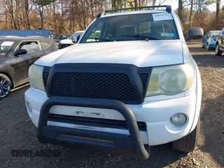 2007 Toyota Tacoma with VIN 5TEMU52N77Z442697, listed as a IAAI auction lot 40878711 with 223,557 mi miles and . Bid and sale history available at DreamBid. Image 12.