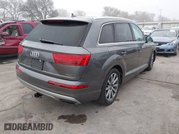 2018 Audi Q7 Premium Plus with VIN WA1LHAF70JD040387, listed as a IAAI auction lot 41087797 with 75,031 mi miles. Bid and sale history available at carsss.com. Image 4.