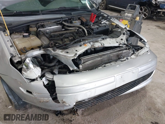 2004 Ford Focus SE with VIN 1FAFP34Z54W177376, listed as a IAAI auction lot 41934423 with 61,040 mi miles and . Bid and sale history available at carsss.com. Image 6.