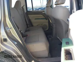 2008 Jeep Patriot Sport with VIN 1J8FF28W68D597262, listed as a IAAI auction lot 41835386 with 120,266 mi miles. Bid and sale history available at carsss.com. Image 8.