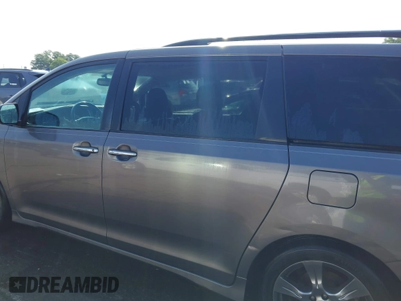 2017 Toyota Sienna SE with VIN 5TDXZ3DC4HS799333, listed as a IAAI auction lot 42424153 with 110,792 mi miles and . Bid and sale history available at DreamBid. Image 14.