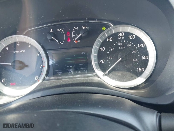 2014 Nissan Sentra SR with VIN 3N1AB7AP2EY270544, listed as a IAAI auction lot 41952047 with 170,172 mi miles. Bid and sale history available at carsss.com. Image 7.