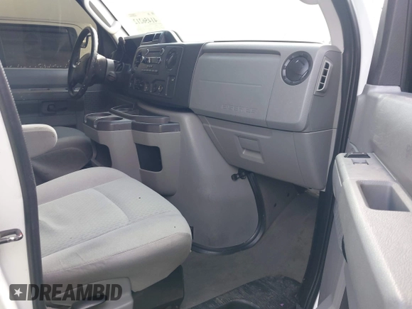 2010 Ford Econoline Passenger XL z VIN 1FBNE3BL9ADA74175, wystawiony jako IAAI lot #41456212 z przebiegiem 125 449 mil mil oraz . Historia ofert i sprzedaży dostępna na DreamBid. Obrazek 5.