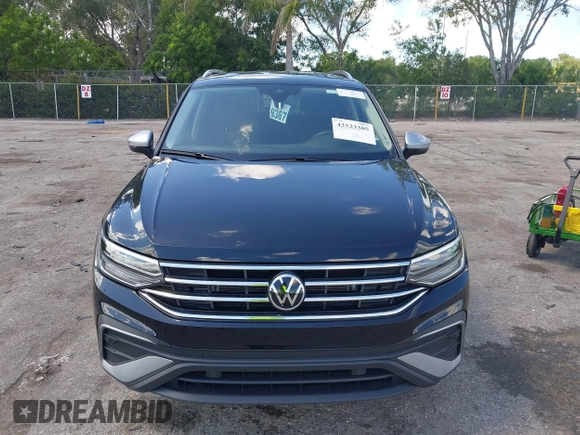 2024 Volkswagen Tiguan Wolfsburg Edition с VIN 3VV6B7AX7RM213144, выставлен на аукционе IAAI как лот 42523305 с пробегом 3 940 миль миль и . История ставок и продаж доступна на DreamBid. Изображение 12.