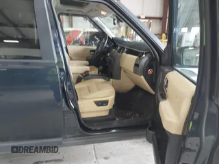 2006 Land Rover LR3 HSE with VIN SALAG25436A373228, listed as a IAAI auction lot 42073611 with 206,721 mi miles. Bid and sale history available at carsss.com. Image 5.