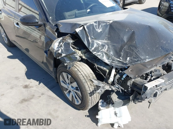 2019 Nissan Altima S with VIN 1N4BL4BV0KC220973, listed as a IAAI auction lot 41826949 with 71,177 mi miles and . Bid and sale history available at DreamBid. Image 6.