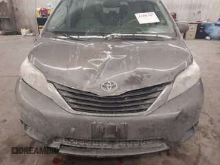 2011 Toyota Sienna LE AAS with VIN 5TDKK3DC6BS146668, listed as a IAAI auction lot 41391747 with 223,365 mi miles. Bid and sale history available at carsss.com. Image 6.