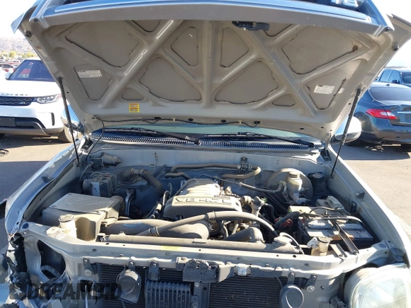 2003 Toyota Tundra SR5 with VIN 5TBBT44153S343360, listed as a IAAI auction lot 41831195 with 161,320 mi miles and . Bid and sale history available at DreamBid. Image 10.