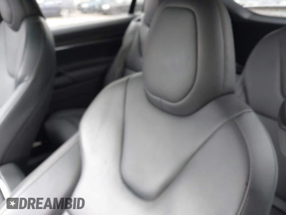 2022 Tesla Model X Plaid z VIN 7SAXCBE67NF339557, wystawiony jako IAAI lot #41825360 z przebiegiem 70 mil mil oraz . Historia ofert i sprzedaży dostępna na DreamBid. Obrazek 8.