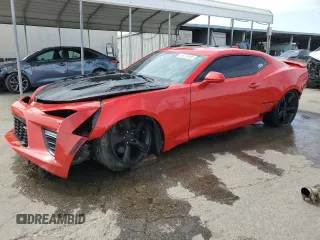 2018 Chevrolet Camaro 1SS z VIN 1G1FE1R71J0101950, wystawiony jako Copart lot #55318365 z przebiegiem 101 093 mil mil oraz Szkoda całkowita • Salvage title. Historia ofert i sprzedaży dostępna na DreamBid. Obrazek 1.