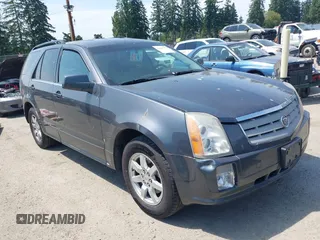 2008 Cadillac SRX RWD z VIN 1GYEE637180205948, wystawiony jako IAAI lot #42487005 z przebiegiem 203 458 mil mil oraz . Historia ofert i sprzedaży dostępna na DreamBid. Obrazek 1.