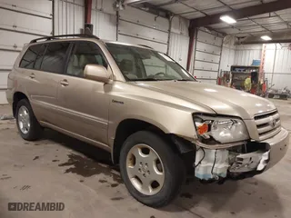 2006 Toyota Highlander w/3rd Row with VIN JTEEP21A560142269, listed as a IAAI auction lot 41687764 with 205,924 mi miles. Bid and sale history available at carsss.com. Image 1.