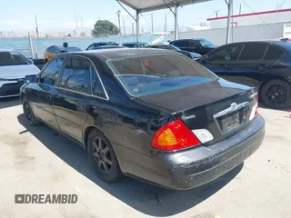 2000 Toyota Avalon XL with VIN 4T1BF28BXYU105640, listed as a IAAI auction lot 42024346 with 317,895 mi miles and . Bid and sale history available at DreamBid. Image 3.
