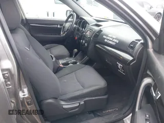 2011 Kia Sorento LX with VIN 5XYKTDA15BG055068, listed as a IAAI auction lot 41811844 with 168,685 mi miles. Bid and sale history available at carsss.com. Image 5.