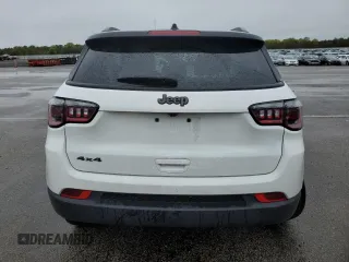 2024 Jeep Compass Latitude с VIN 3C4NJDBNXRT106152, выставлен на аукционе Copart как лот 55049335 с пробегом 4 944 миль миль и Списание • Salvage title. История ставок и продаж доступна на DreamBid. Изображение 6.