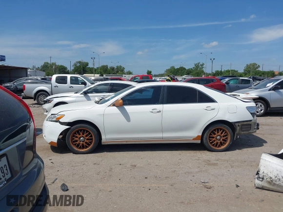 2008 Toyota Camry LE z VIN 4T1BE46K48U792969, wystawiony jako IAAI lot #42056288 z przebiegiem 249 852 mil mil oraz . Historia ofert i sprzedaży dostępna na DreamBid. Obrazek 15.