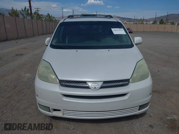 2004 Toyota Sienna XLE with VIN 5TDZA22C94S172859, listed as a IAAI auction lot 42057034 with 295,857 mi miles. Bid and sale history available at carsss.com. Image 6.