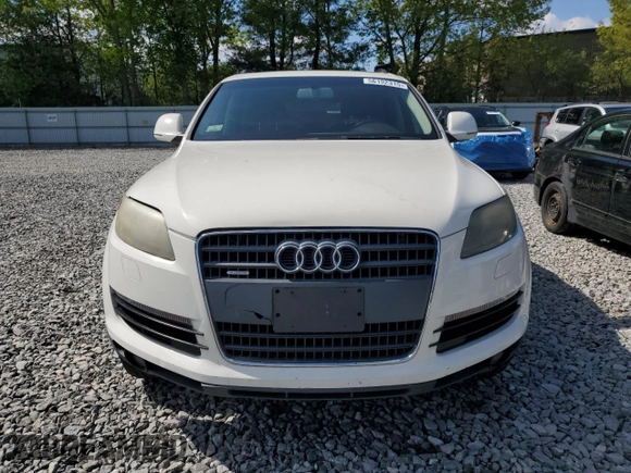 2007 Audi Q7 z VIN WA1AY74L17D034858, wystawiony jako Copart lot #56192315 z przebiegiem 175 589 mil mil oraz Czysty tytuł • Clean title. Historia ofert i sprzedaży dostępna na DreamBid. Obrazek 5.