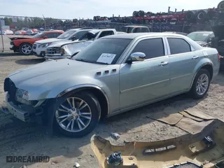 2006 Chrysler 300 Touring with VIN 2C3KA53G86H202606, listed as a IAAI auction lot 41478472 with NaN miles. Bid and sale history available at carsss.com. Image 18.