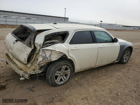 2005 Dodge Magnum RT with VIN 2D4GV58245H645808, listed as a Copart auction lot 50383325 with 135,152 mi miles and Salvage Title. Bid and sale history available at carsss.com. Image 3.
