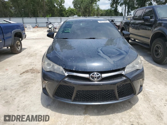 2017 Toyota Camry XLE z VIN 4T1BF1FK0HU402901, wystawiony jako Copart lot #58214405 z przebiegiem 85 148 mil mil oraz Szkoda całkowita • Salvage title. Historia ofert i sprzedaży dostępna na DreamBid. Obrazek 5.