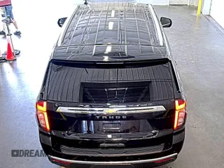 2022 Chevrolet Tahoe LS z VIN 1GNSKMKD7NR129745, wystawiony jako IAAI lot #42566236 z przebiegiem 95 126 mil mil oraz . Historia ofert i sprzedaży dostępna na DreamBid. Obrazek 17.