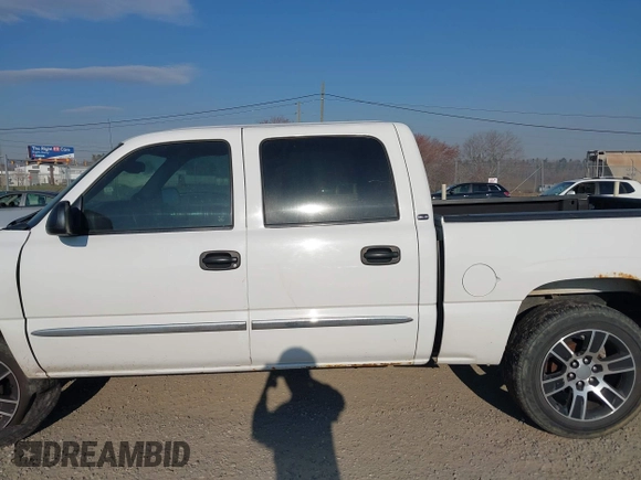 2006 GMC Sierra 1500 SLT with VIN 2GTEK13Z161259108, listed as a IAAI auction lot 41900305 with 254,027 mi miles and . Bid and sale history available at carsss.com. Image 14.