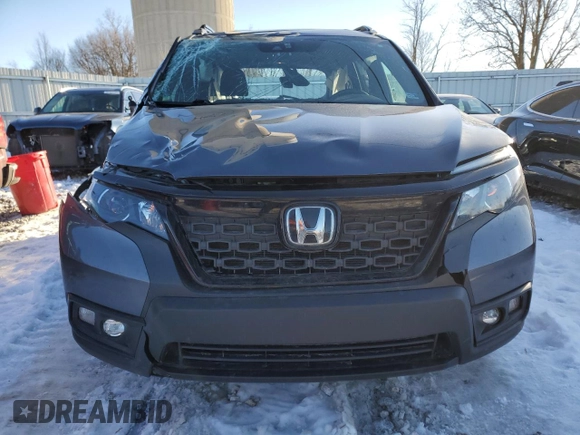 2020 Honda Passport EX-L z VIN 5FNYF8H54LB002310, wystawiony jako Copart lot #42425915 z przebiegiem 95 495 mil mil oraz Nie do naprawy • Non repairable. Historia ofert i sprzedaży dostępna na DreamBid. Obrazek 5.
