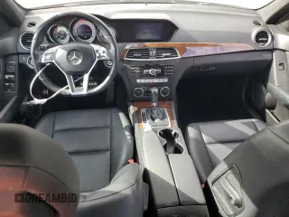 2014 Mercedes-Benz C 250 Sport z VIN WDDGF4HB1EA933844, wystawiony jako Copart lot #56911155 z przebiegiem 228 015 mil mil oraz Szkoda całkowita • Salvage title. Historia ofert i sprzedaży dostępna na DreamBid. Obrazek 8.
