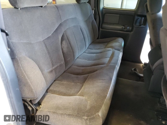 2000 GMC New Sierra 1500 SL with VIN 2GTEC19V1Y1331705, listed as a Copart auction lot 43594875 with 318,533 mi miles and Clean Title. Bid and sale history available at carsss.com. Image 10.