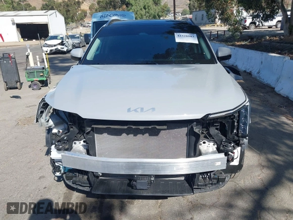 2025 Kia Sorento S z VIN 5XYRL4JC4SG324838, wystawiony jako IAAI lot #42328103 z przebiegiem 9 253 mil mil oraz . Historia ofert i sprzedaży dostępna na DreamBid. Obrazek 13.