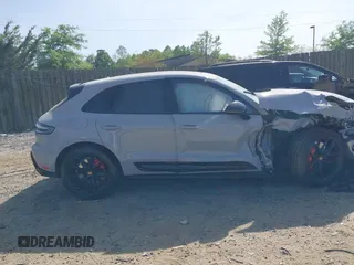 2024 Porsche Macan GTS с VIN WP1AF2A5XRLB57439, выставлен на аукционе IAAI как лот 42106684 с пробегом Не указан миль и . История ставок и продаж доступна на DreamBid. Изображение 13.