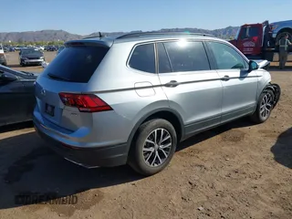 2019 Volkswagen Tiguan SE with VIN 3VV2B7AX1KM170926, listed as a IAAI auction lot 41953801 with 54,361 mi miles and . Bid and sale history available at DreamBid. Image 4.