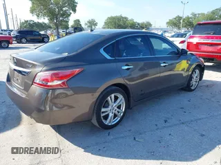 2013 Nissan Altima SL with VIN 1N4BL3APXDN433871, listed as a IAAI auction lot 42039383 with 161,200 mi miles and . Bid and sale history available at DreamBid. Image 4.