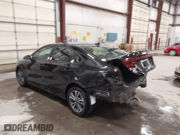 2024 Kia Forte LXS z VIN 3KPF24ADXRE831698, wystawiony jako IAAI lot #41337698 z przebiegiem 1 843 mil mil oraz . Historia ofert i sprzedaży dostępna na DreamBid. Obrazek 3.