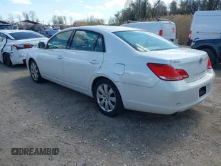 2006 Toyota Avalon XL with VIN 4T1BK36B76U166901, listed as a IAAI auction lot 41929549 with 260,650 mi miles. Bid and sale history available at carsss.com. Image 3.