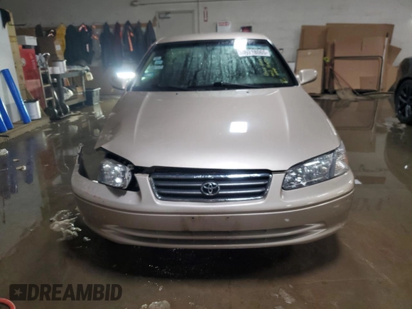 2001 Toyota Camry CE with VIN 4T1BG22KX1U772025, listed as a Copart auction lot 49718065 with 56,236 mi miles and Salvage Title. Bid and sale history available at carsss.com. Image 5.