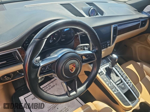 2018 Porsche Macan with VIN WP1AA2A54JLB07736, listed as a Copart auction lot 61697685 with 131,096 mi miles and Clean title. Bid and sale history available at DreamBid. Image 9.