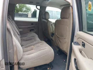 2004 Chevrolet Suburban LT z VIN 1GNEC16Z94J235657, wystawiony jako IAAI lot #42361930 z przebiegiem 210 662 mil mil oraz . Historia ofert i sprzedaży dostępna na DreamBid. Obrazek 8.
